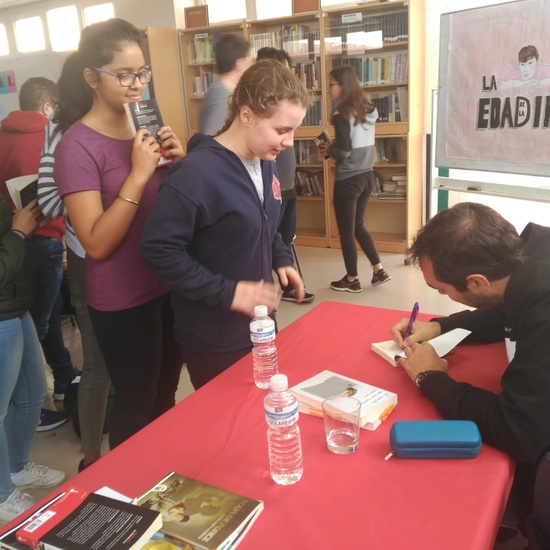 Visita del escritor Nando López_20180404_10
