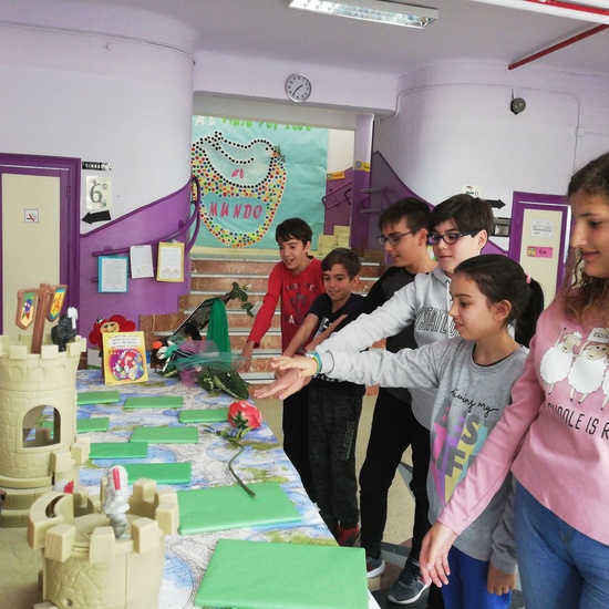 Mercadillo de Libros, premiados, y exposición de trabajos. Día del Libro curso 18-19 32