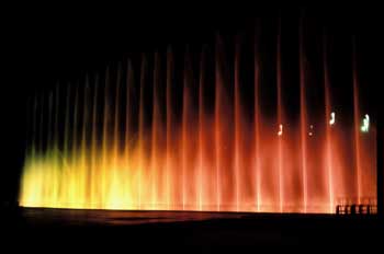 Fuente con luces de colores
