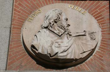 Medallón del arquitecto Pedro Pérez