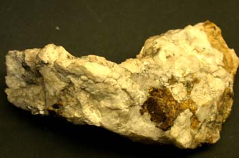 Helvita (cristales marrón-amarillentos) (Dinamarca)