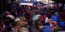 Mercado de verduras en Sololá, Guatemala