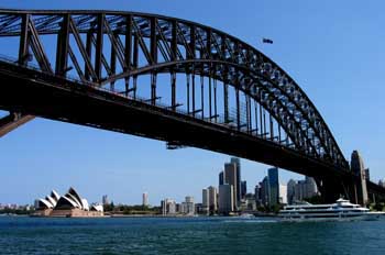 Puente de Sydney y Opera House al fondo, Sydney, Australia