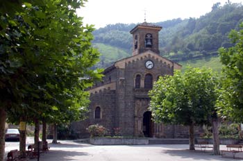 Portada de la Iglesia de Santa Eulalia de Ujo, Mieres, Principad