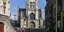 Catedral  de San Bavón desde la Baafsplein, Gante, Bélgica