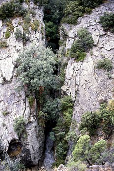 Paso estrecho en el curso del río Isuela, Huesca