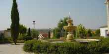 Plaza con fuente en Valdeolmos
