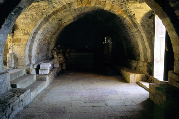 Cripta de la planta baja de Santa María de Naranco, Oviedo, Prin