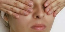 Limpieza facial: frotaciones en orbicular de ojos