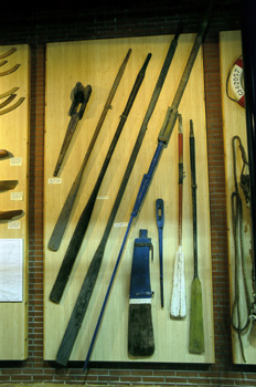 Diferentes tipos de remos y timones, Museo Marítimo de Asturias,
