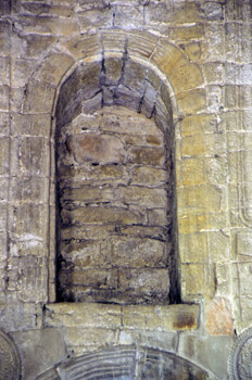 Hornacina de la planta noble de Santa María de Naranco, Oviedo,