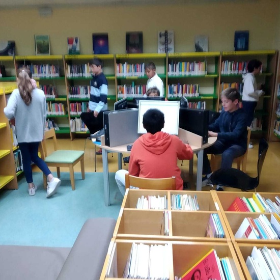 2019_04_04_Quinto visita la Biblioteca de Las Rozas_CEIP FDLR_Las Rozas 3
