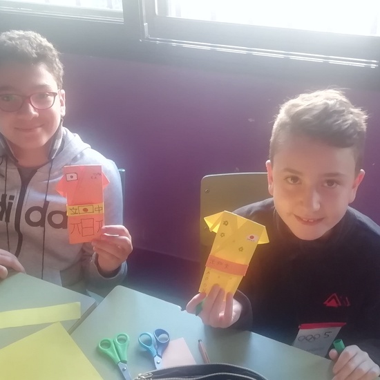 Talleres de chapas con iconos olímpicos, viseras y papiroflexia. 1