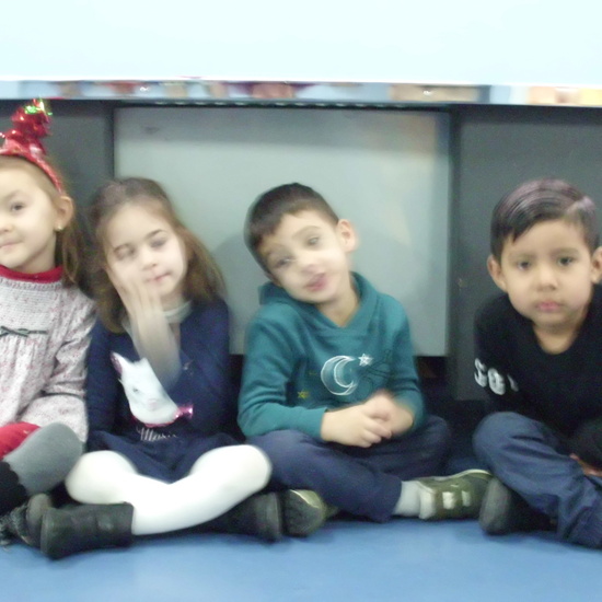 NOS FELICITAMOS NAVIDAD EN EL HOSTOS 28