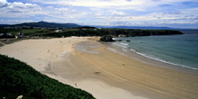 Vista hacia la Punta del Corno en la Playa de Penarronda, Castro