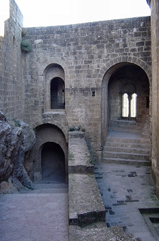 Pasos intermedios del castillo, Huesca
