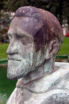 Busto del Padre Donostia, Plaza de España, San Sebastián