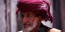 Retrato de hombre con turbante en Sanaa, Yemen