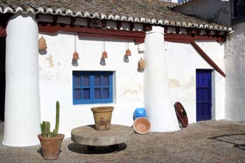 Detalle del patio de la Venta de Don Quijote, Ciudad Real, Casti