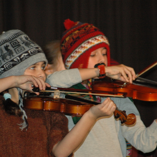 UNIENDO MUNDOS EN NAVIDAD. FESTIVAL 18 18