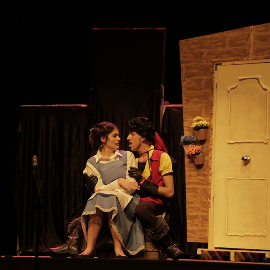La Bella y la Bestia - Musical del Grupo de Teatro del IES Nicolás Copérnico 25