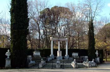 Exedra en el Parque del Capricho, Madrid