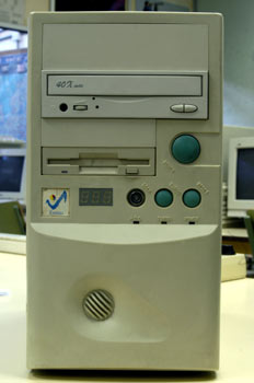 Detalle  de indicadores y conexiones delanteras (antiguos)