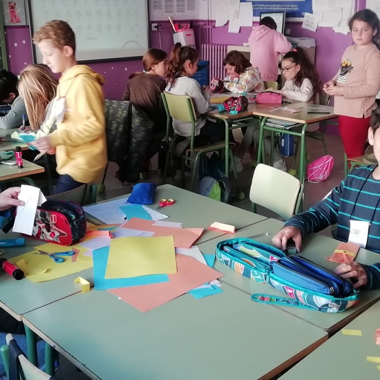 Talleres de chapas con iconos olímpicos, viseras y papiroflexia. 5