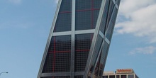 Foto una de las Torres KIO de Madrid