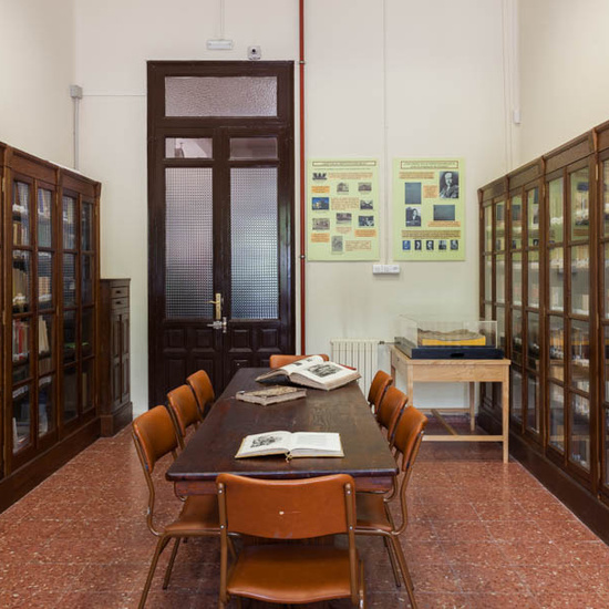 IES_ISABELLACATOLICA_EDIFICIO_028