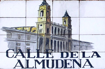Indicativo de calle, Calle de la Almudena, Madrid