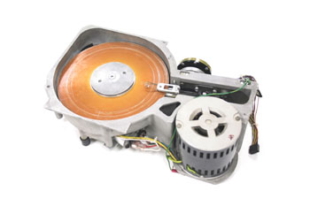 Disco duro con motor trifásico