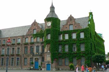 Casa principal con enredaderas en Dusseldorf, Alemania