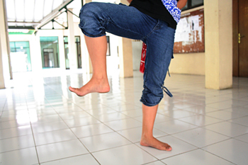 Postura de pies, baile Javanes, Java, Indonesia
