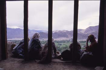 Trabajadoras del Palacio de Leh en un descanso, Ladakh, leh
