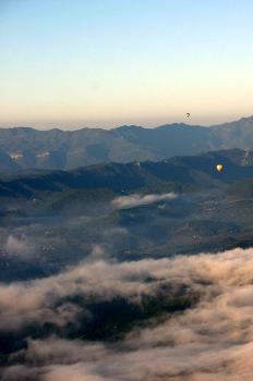 Vista panorámica del Prepirineo catalán tomada desde un globo, C