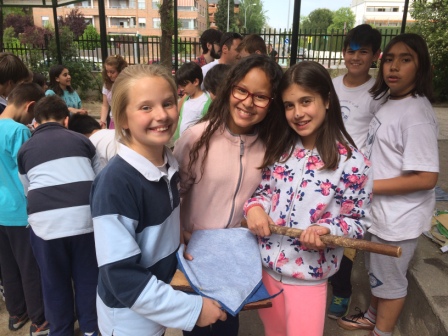 2017_04_21_JORNADAS EN TORNO AL LIBRO_TALLER PAPEL RECICLADO_5º Y 6º 5