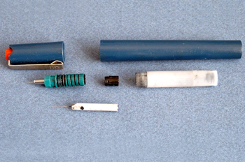 Piezas de un estilógrafo