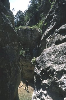 Aficionado al barranquismo en el Barranco de Formiga, Huesca