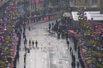 Espirales de colores en el recorrido de la Boda Real