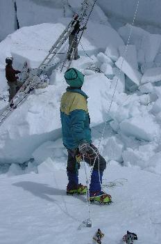 Colocando la escalera contra el muro