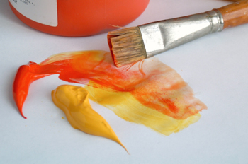 Pintura roja y amarilla