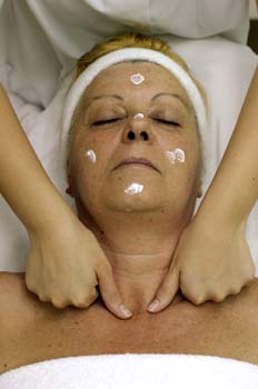 Electrolifting: extensión de la crema base hidratante