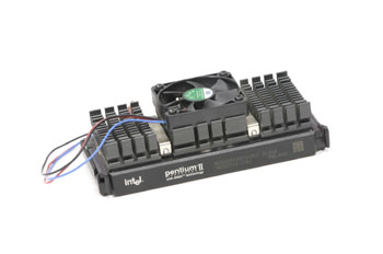 Microprocesador pentium II. Acoplado con disipador de calor y ve