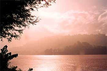 Vistas del río Mekong a su paso por Luang Prabang, Laos