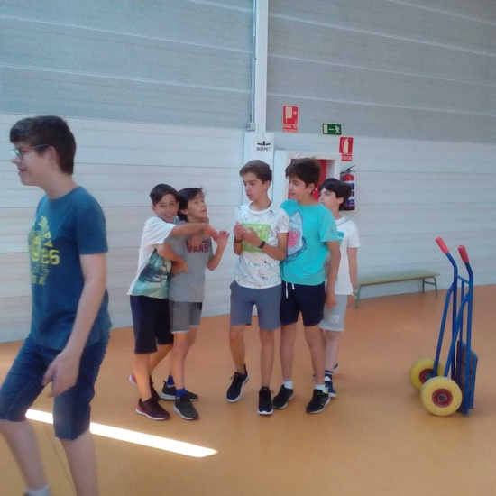 2019_06_11_Sexto B comienza el montaje del escenario para la graduación_CEIP FDLR_Las Rozas 17