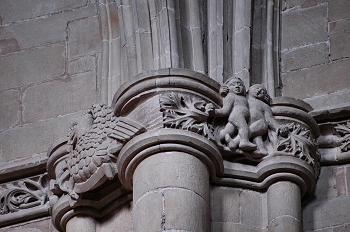 Catedral de Huesca. Capitel con Adan y Eva