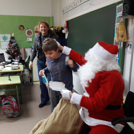 Santa Claus comes to School 24