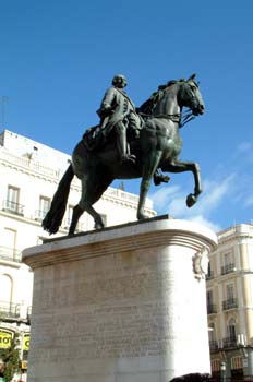 Estatua ecuestre de Carlos III en la Puerta del Sol, Madrid