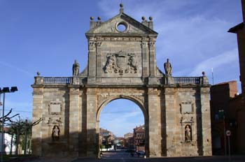 Puerta, monumento